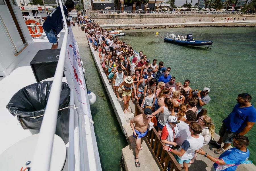Ibiza_Boat_Party_7