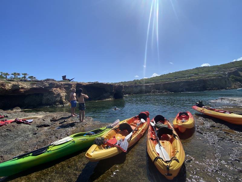 Ibiza_Kayaking_at_Cala_Xarraca_1