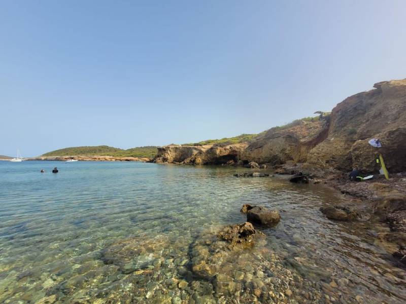 Ibiza_Kayaking_at_Cala_Xarraca_4