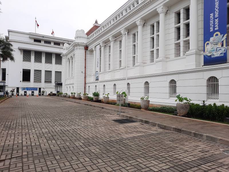 Jakarta_Gold_Bar_at_Museum_Bank_Indonesia_1