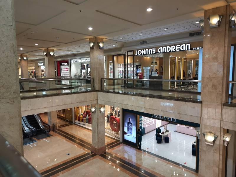 Jakarta_Senayan_City_Shopping_Mall_3