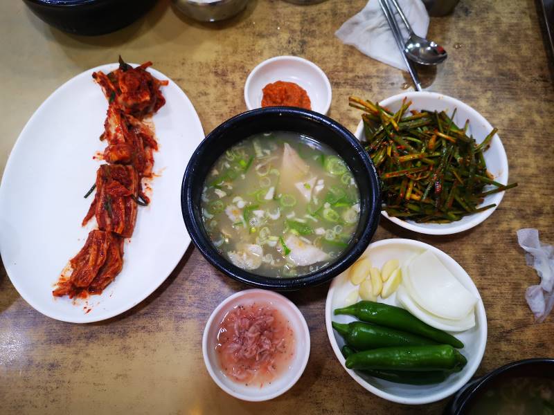 Jung_(Busan)_Bonjeon_Dwaeji_Gukbap_4