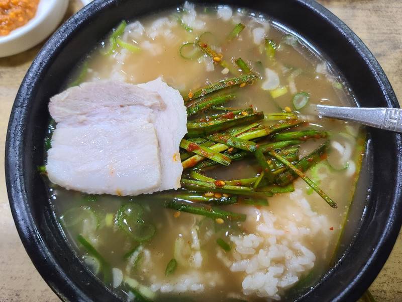 Jung_(Busan)_Bonjeon_Dwaeji_Gukbap_7