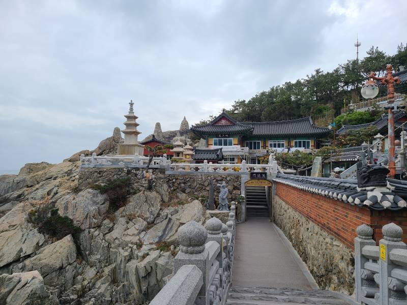 Jung_(Busan)_Haedong_Yonggungsa_Temple_3