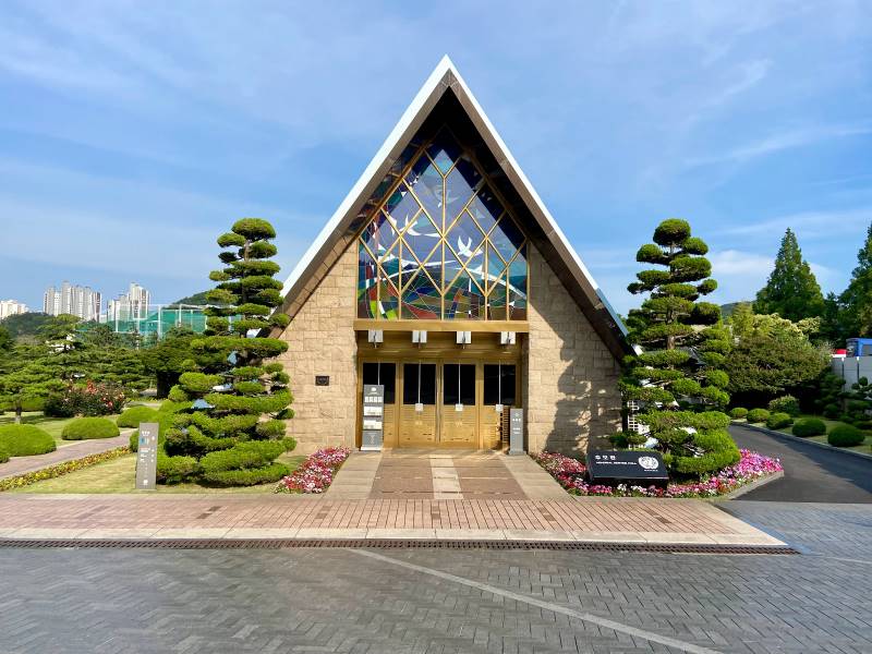 Jung_(Busan)_UN_Memorial_Cemetery_6