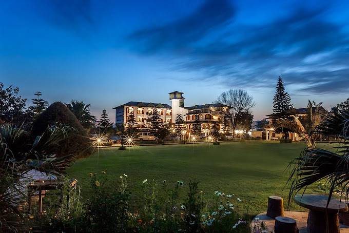 Kangra_Hotel_The_Grand_Raj_1