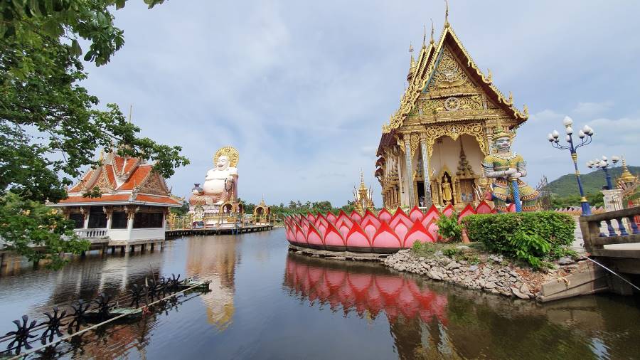 Koh_Samui_Guanyin_Idol_at_Wat_Plai_Laem_6