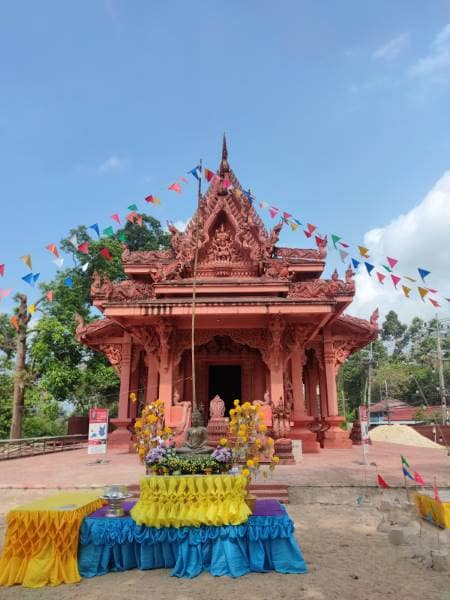 Koh_Samui_Wat_Racha_Thammaram_1