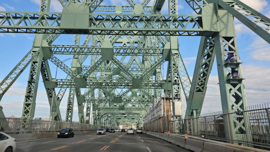 Montreal_Jacques-Cartier_Bridge_1