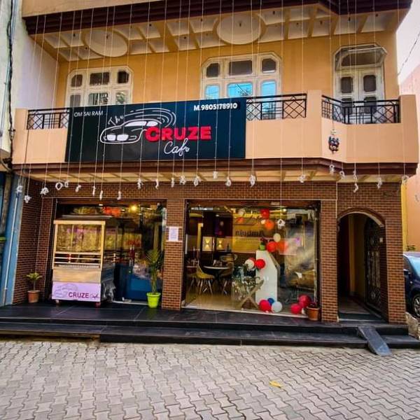 Nahan_The_Cruze_Cafe_Gunnu_Ghat_1