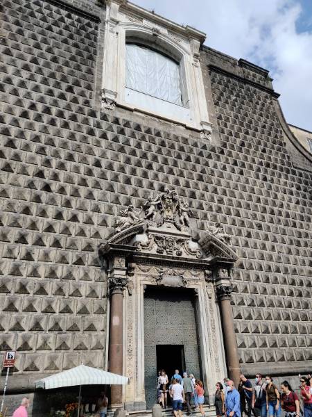 Naples_Chiesa_del_Gesu_Nuovo_6