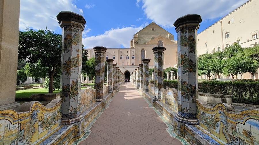 Naples_Complesso_Monumentale_di_Santa_Chiara_9