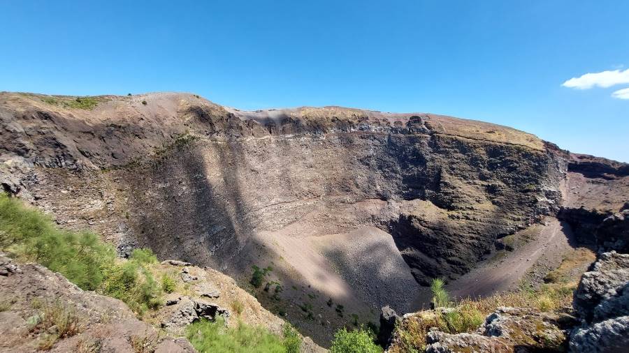 Naples_Mount_Vesuvius_3