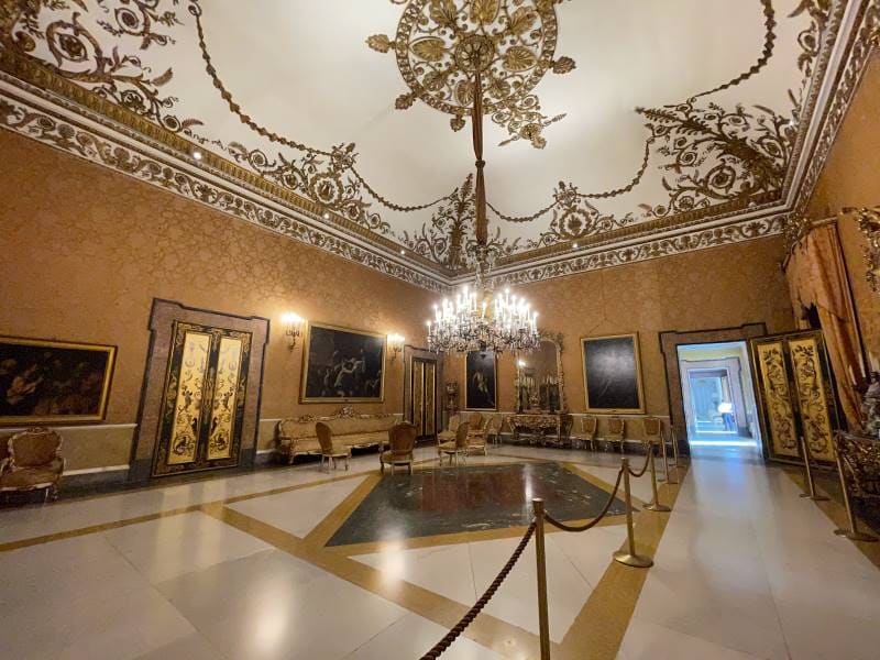 Naples_Royal_Palace_of_Naples_5
