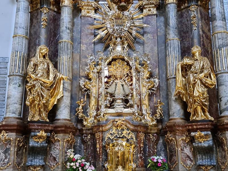 Prague_Church_of_Our_Lady_Victorious_and_the_Infant_Jesus_of_Prague_3