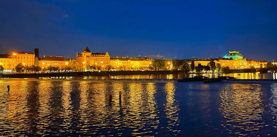 Prague_Vltava_River_Night_Cruise_9