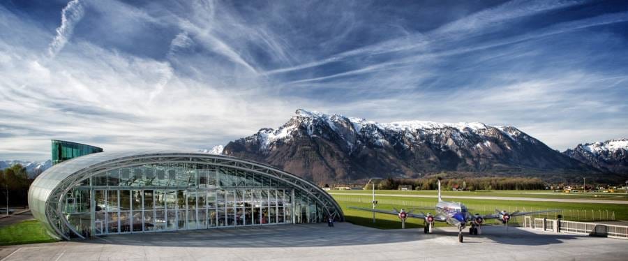 Salzburg_Red_Bull_Hangar_7_1
