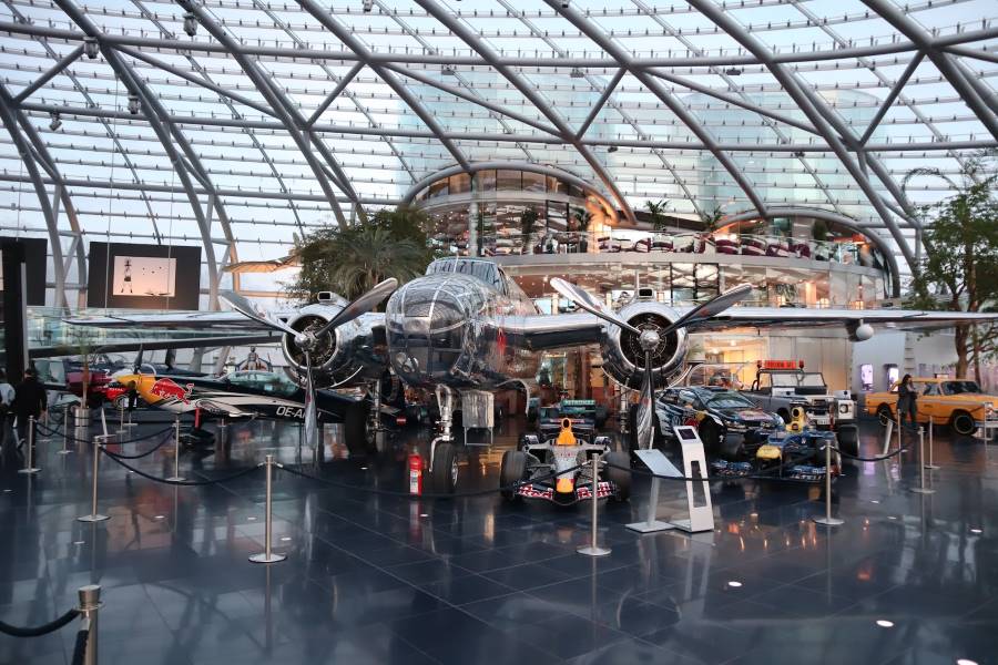 Salzburg_Red_Bull_Hangar_7_2
