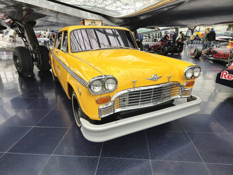 Salzburg_Red_Bull_Hangar_7_8
