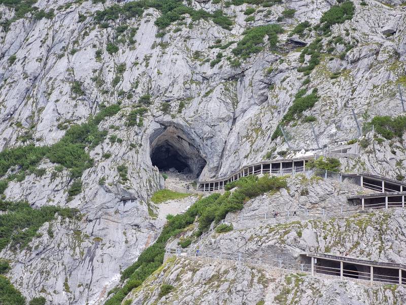 Salzburg_Werfen_Ice_Caves_and_Golling_Waterfalls_1