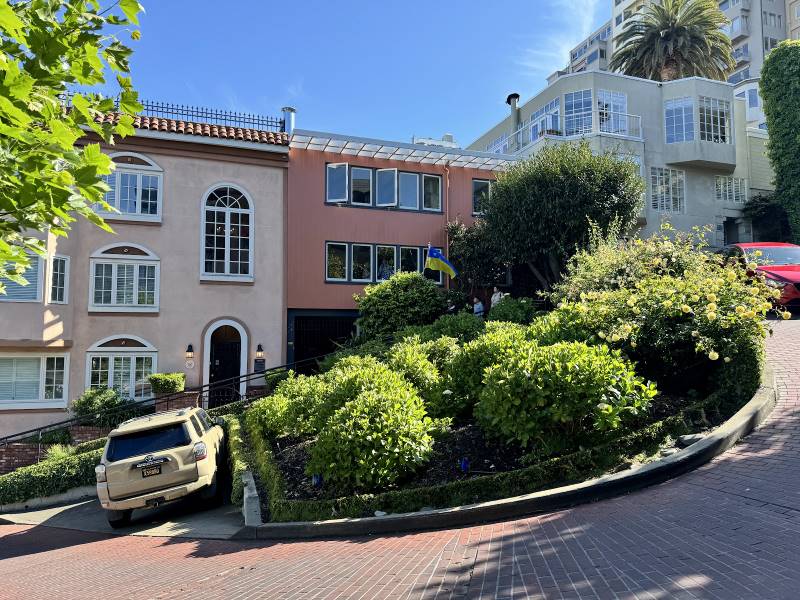 San_Francisco_Lombard_Street_10