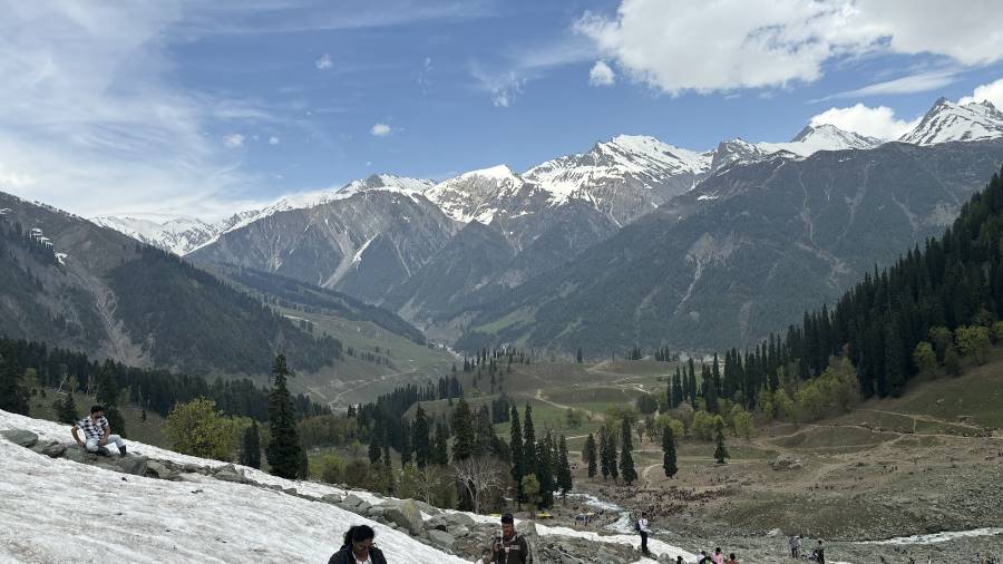 Sonmarg_Thajiwas_Glacier_3