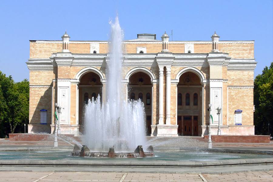 Tashkent_Alisher_Navoiy_Theatre_1