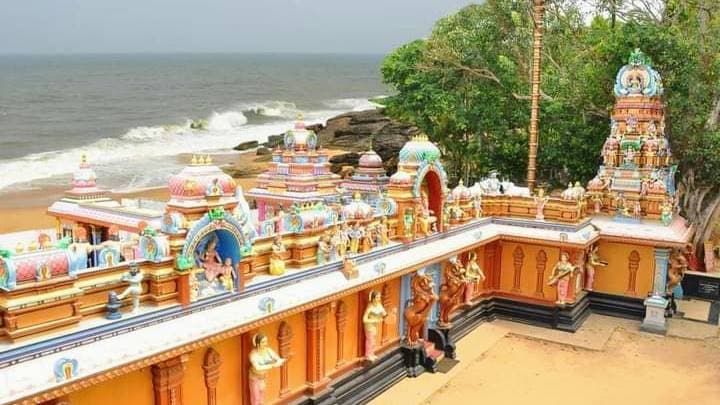 Thiruvananthapuram_Aazhimala_Siva_Temple_1