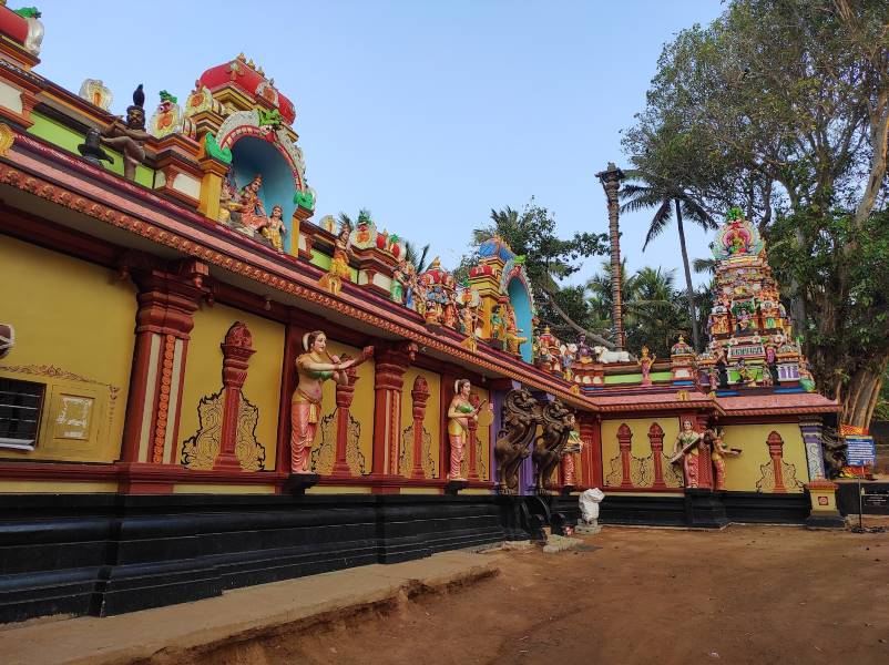 Thiruvananthapuram_Aazhimala_Siva_Temple_3