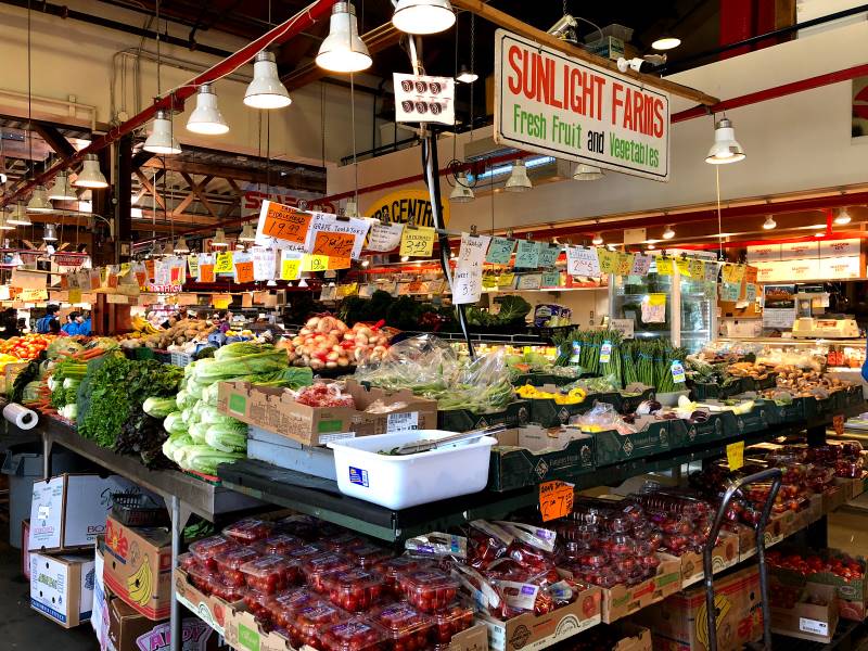 Vancouver_Granville_Island_Public_Market_5
