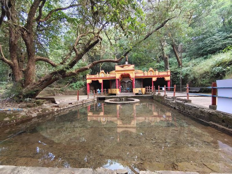 Amboli_Hiranya_Keshi_Temple_1