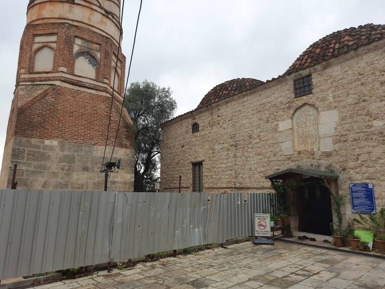 Antalya_Yivli_Minare_Square_5