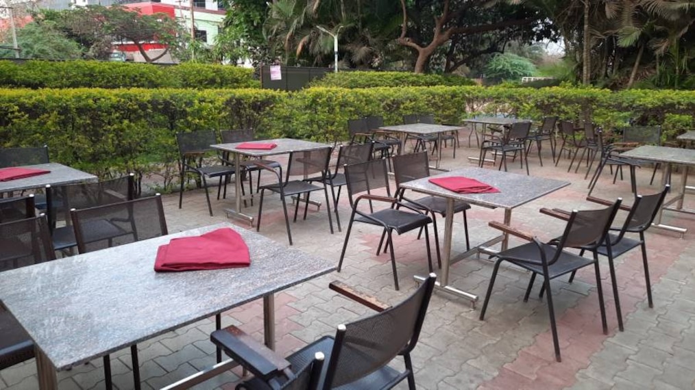 Bagalkot_Maharaja_Garden_Restaurant_1