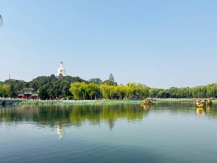 Beijing_Beihai_Park_2