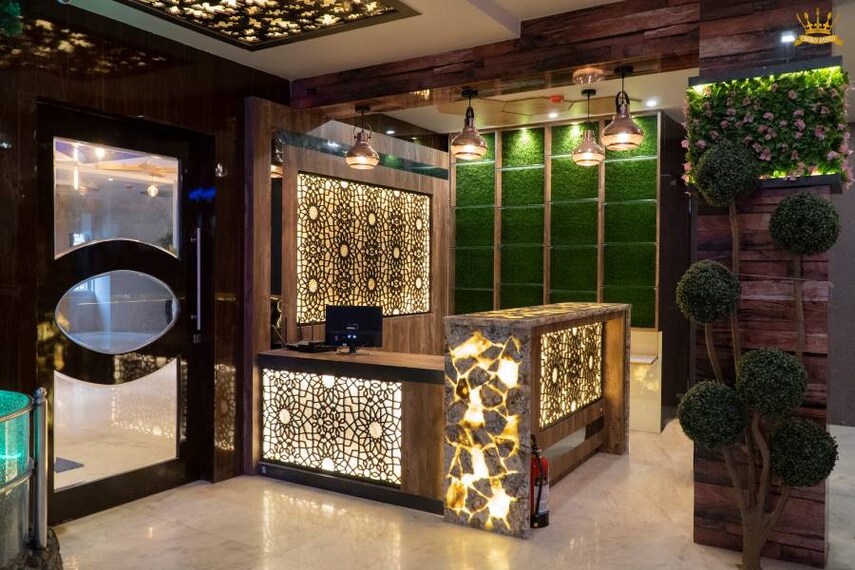 Belur_Crown_Restro_1