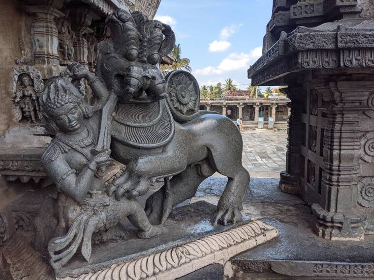 Belur_Shri_Chennakeshava_Swami_Temple_9