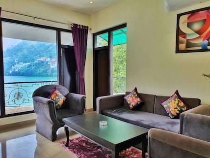 The Lake Hill-Lake Side Hotel