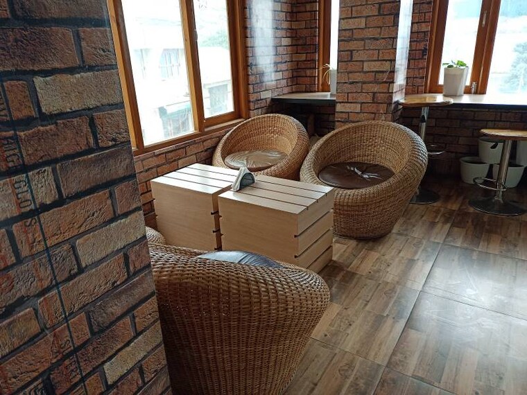 Bomdila_Hilltop_Cafe_3