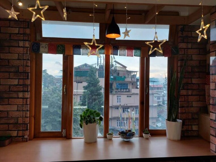 Bomdila_Hilltop_Cafe_4