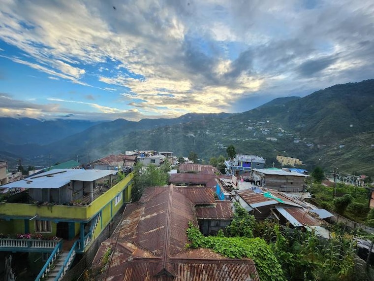 Bomdila_Komus_Kitchen_3