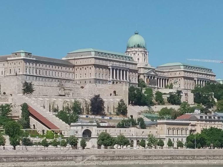 Budapest_Buda_Castle_2