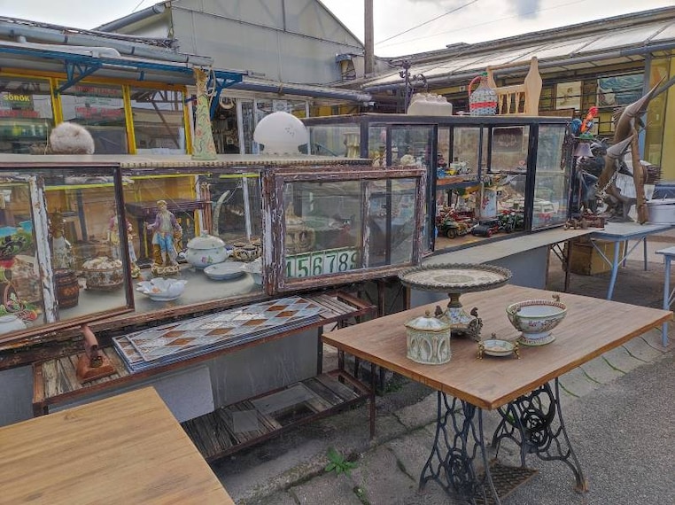 Budapest_Ecseri_Flea_Market_5