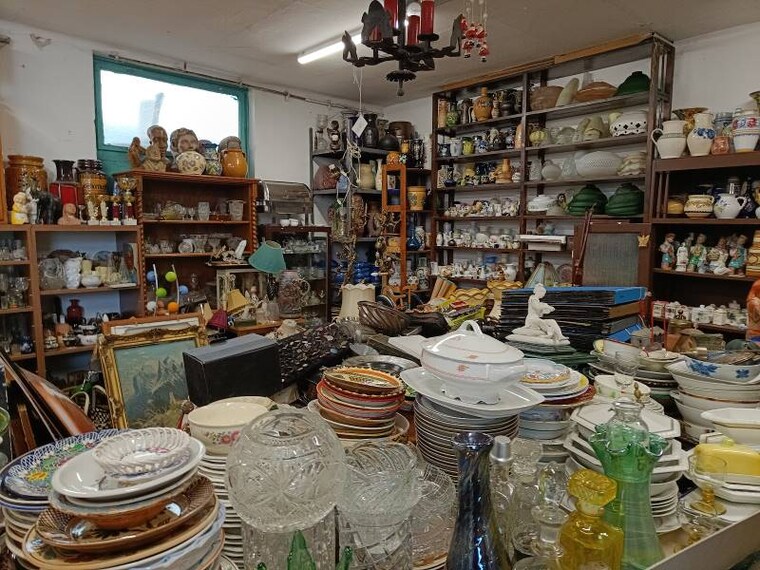 Budapest_Ecseri_Flea_Market_8