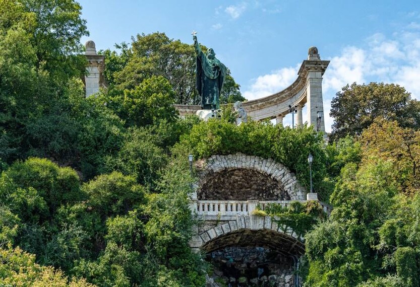 Budapest_Gellert_Hill_10