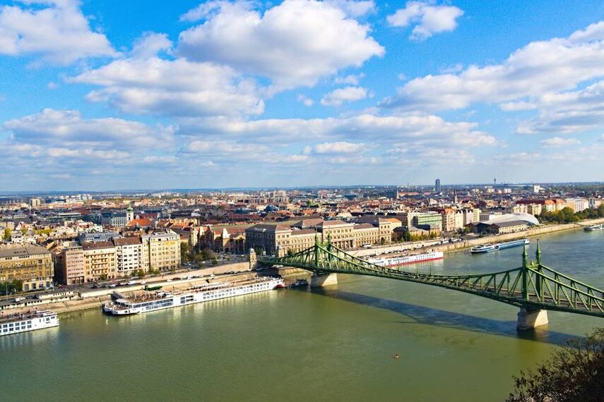 Budapest_Gellert_Hill_2