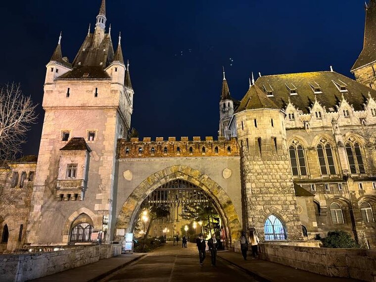 Budapest_Heroes_Square_8