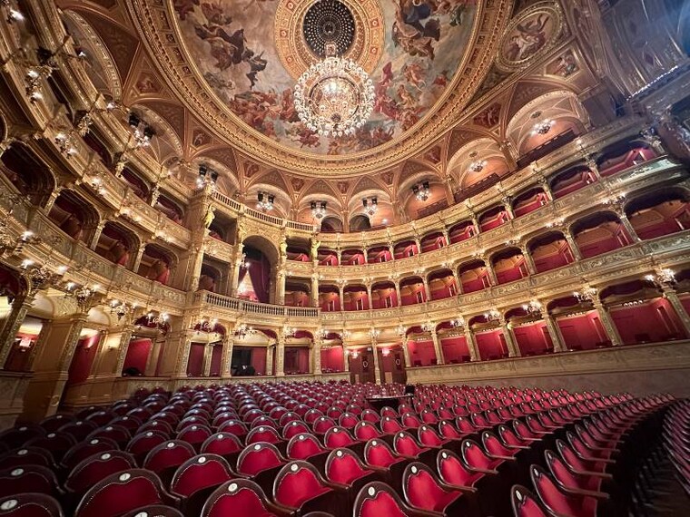 Budapest_Hungarian_State_Opera_House_1