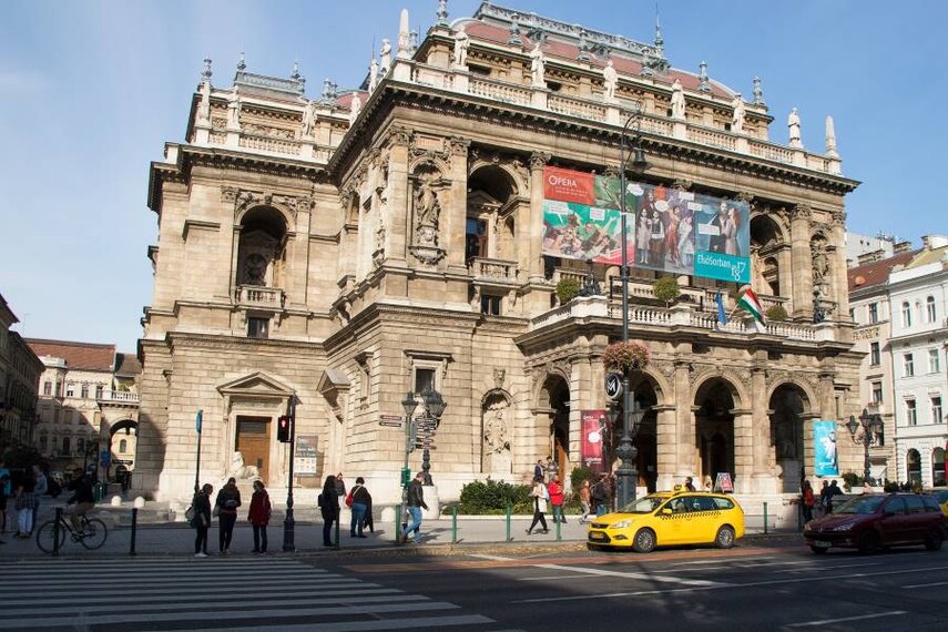 Budapest_Hungarian_State_Opera_House_2