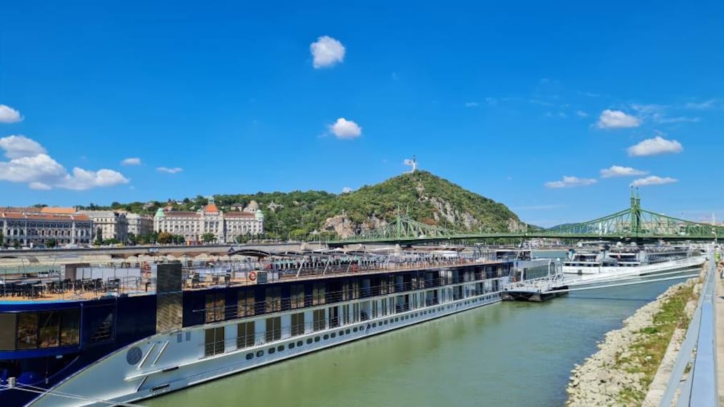 Budapest_Liberty_Bridge_6