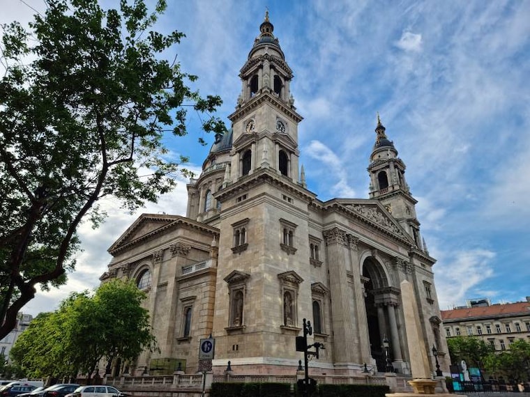Budapest_St_Stephens_Basilica_6